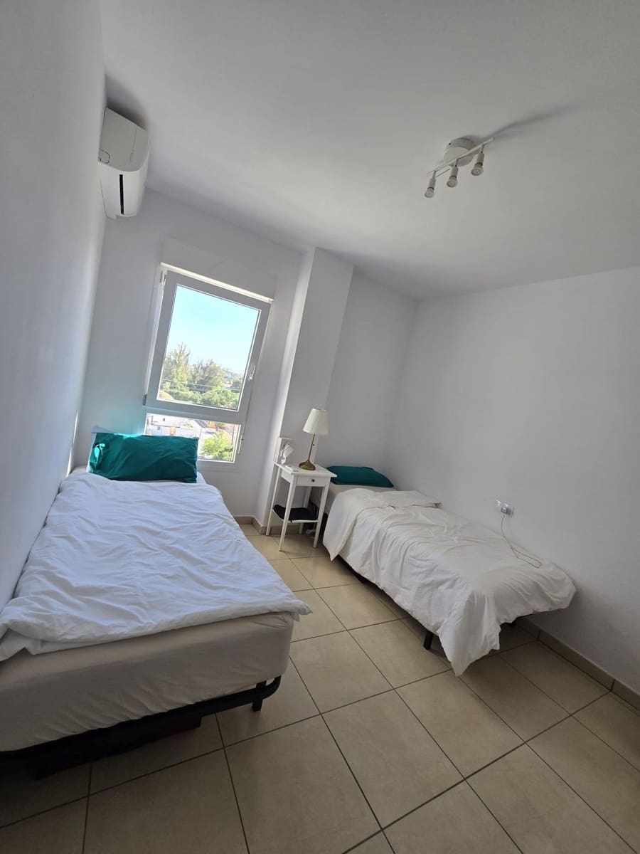 3 soverom Leilighet til salgs i Nueva Andalucia med svømmebasseng garasje - € 335 000 (Ref: 9494739)