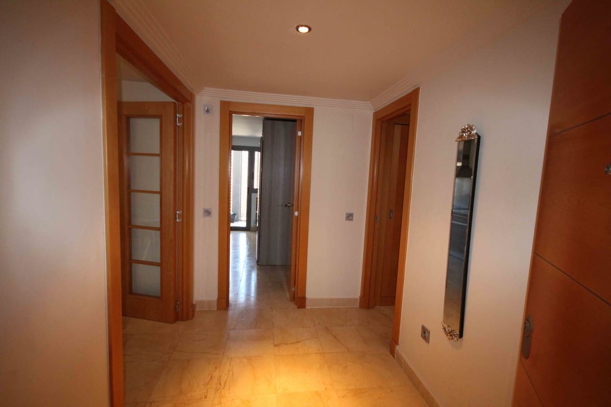 2 bedroom Apartment for sale in Benahavis with pool - € 390,000 (Ref: 9494856)