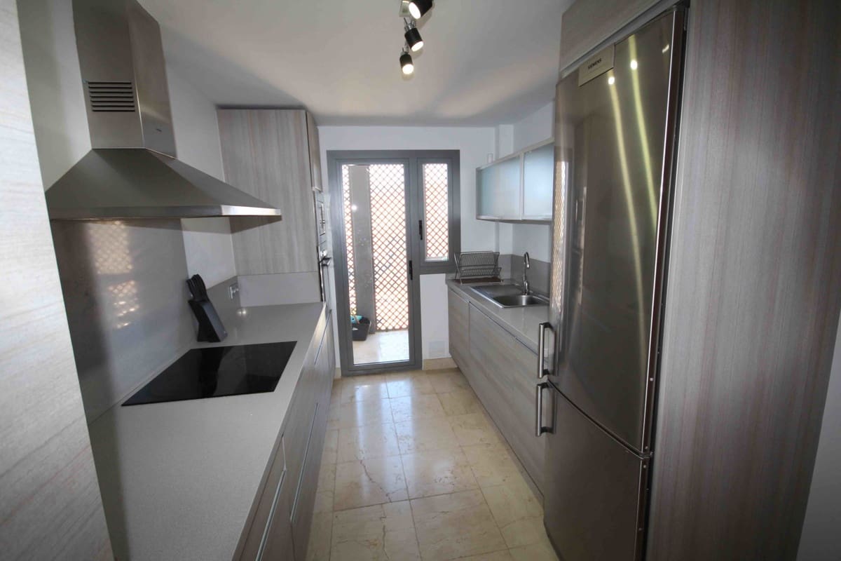 2 bedroom Apartment for sale in Benahavis with pool - € 390,000 (Ref: 9494856)