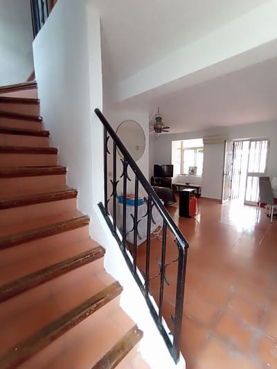 3 bedroom Semi-detached Villa for sale in Fuengirola with garage - € 395,000 (Ref: 9494862)