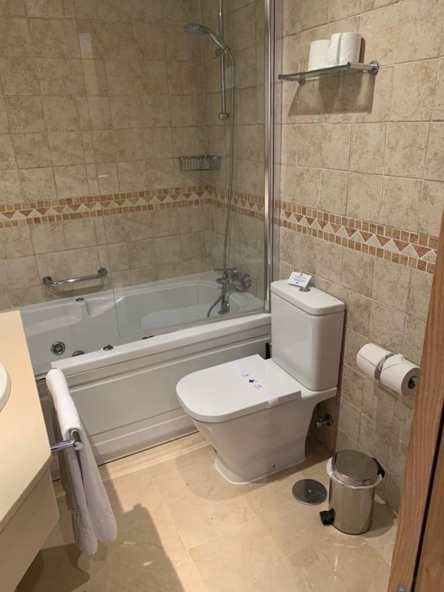 2 bedroom Apartment for sale in Mijas Costa with pool - € 399,000 (Ref: 9495497)