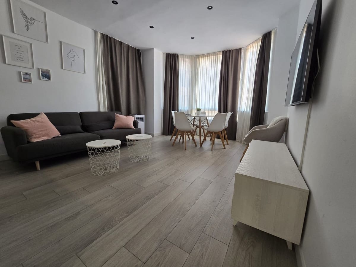 1 bedroom Apartment for sale in Fuengirola - € 220,000 (Ref: 9496443)