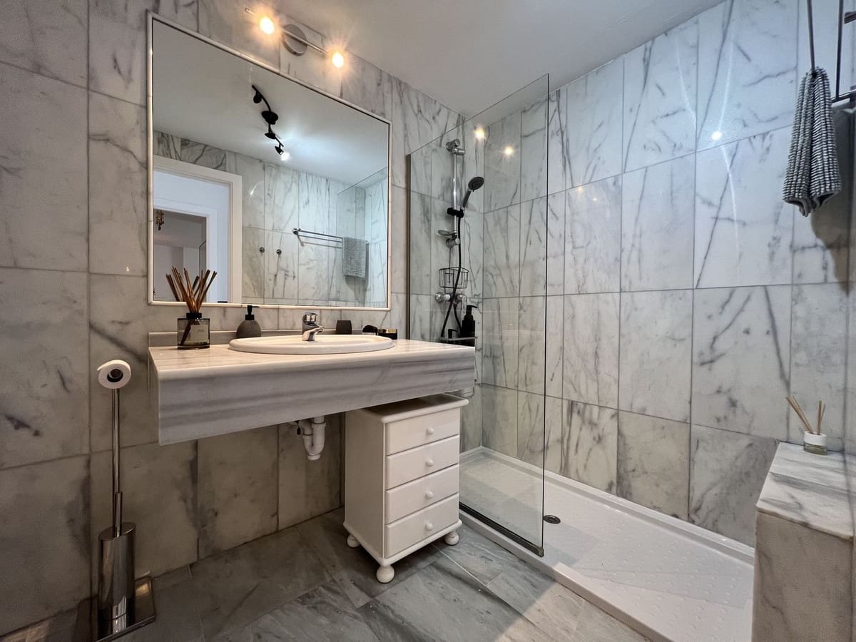 1 bedroom Apartment for sale in Benahavis with pool garage - € 265,000 (Ref: 9500310)