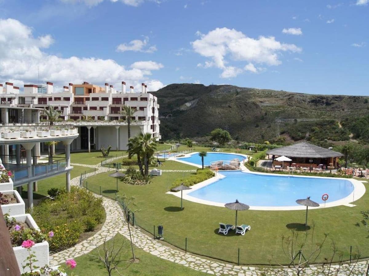 1 bedroom Apartment for sale in Benahavis with pool garage - € 265,000 (Ref: 9500310)