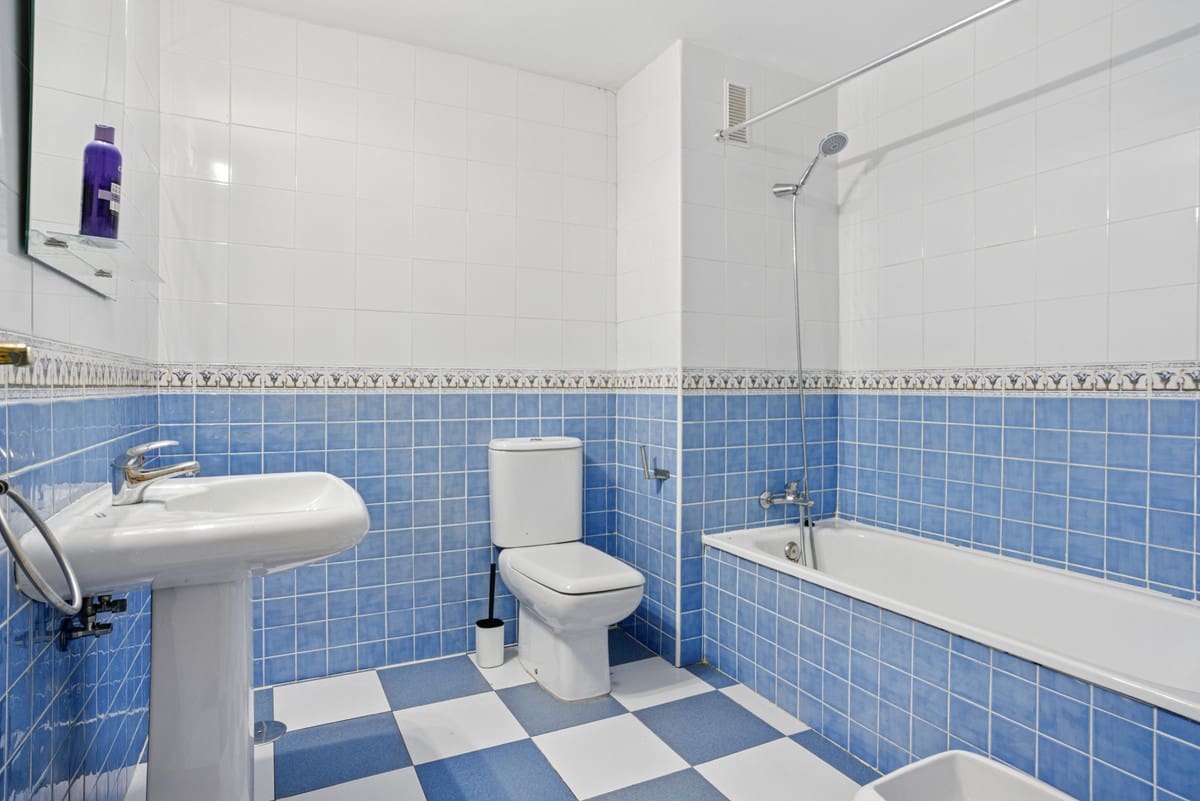 2 bedroom Apartment for sale in La Reserva with pool garage - € 285,000 (Ref: 9500322)