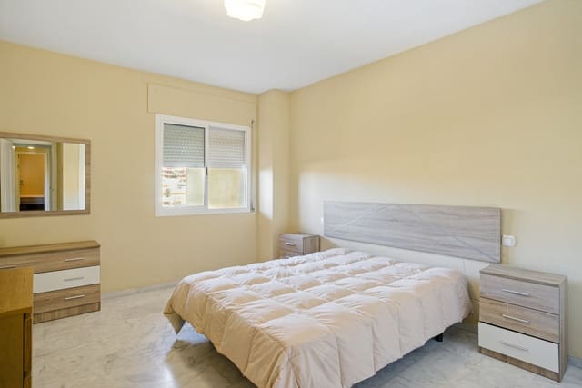 2 makuuhuone Huoneisto myytävänä paikassa La Reserva, Marbella mukana uima-altaan 
autotalli - 285 000 € (Ref: 9500322)