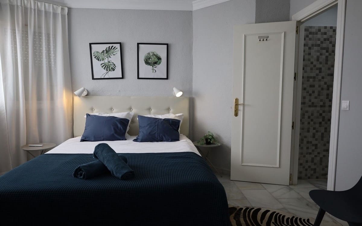 2 bedroom Apartment for sale in Calahonda with pool - € 320,000 (Ref: 9500634)