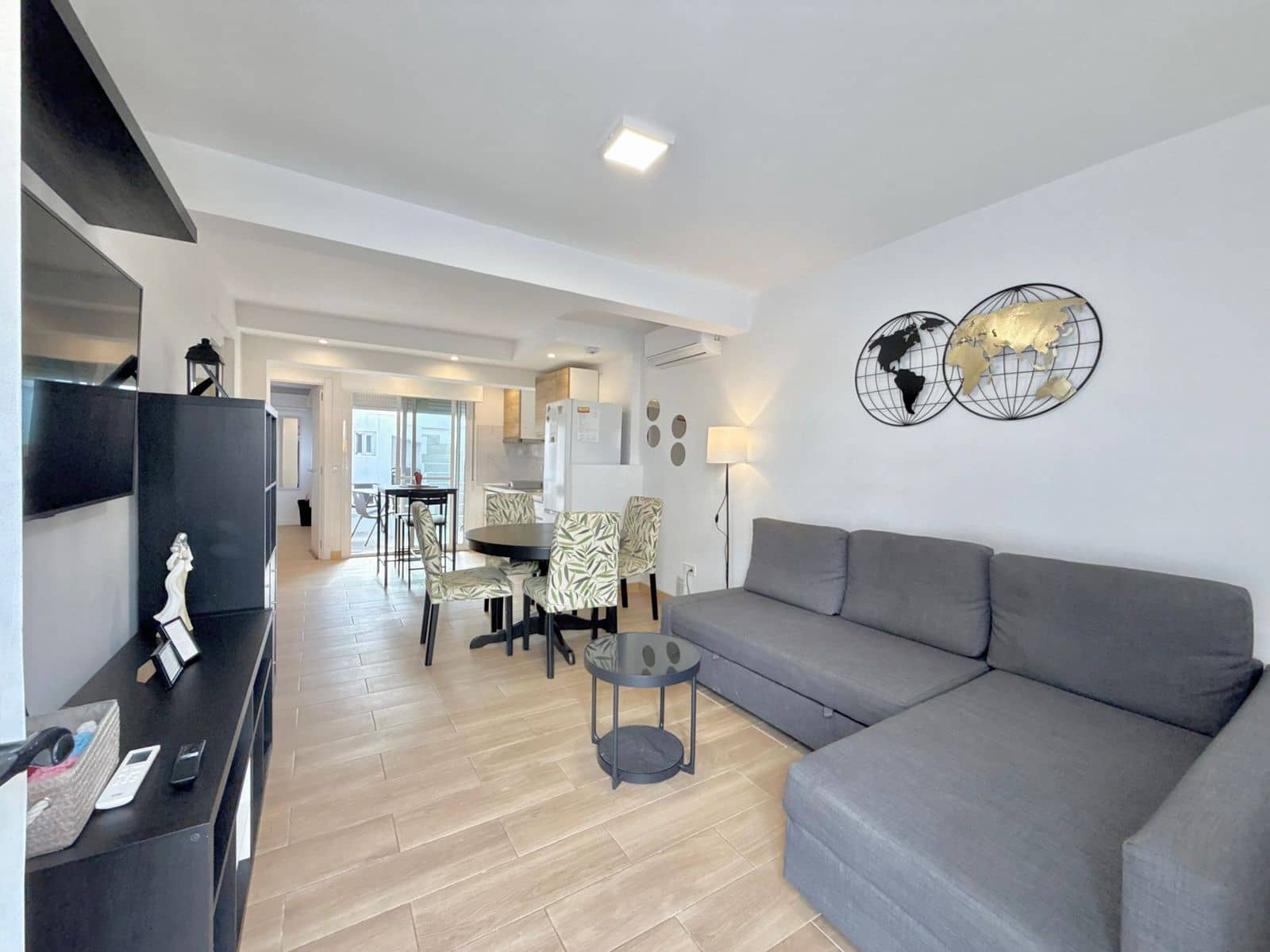 2 bedroom Apartment for sale in Fuengirola - € 299,000 (Ref: 9500683)