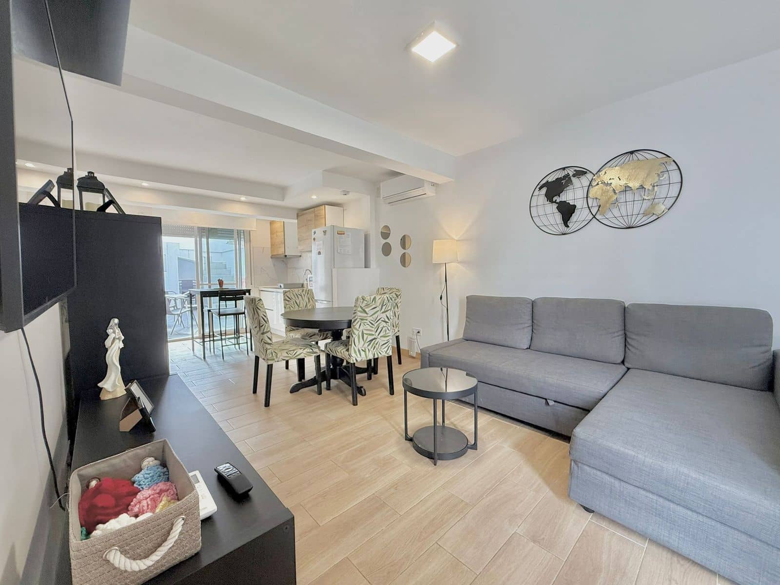 2 bedroom Apartment for sale in Fuengirola - € 299,000 (Ref: 9500683)