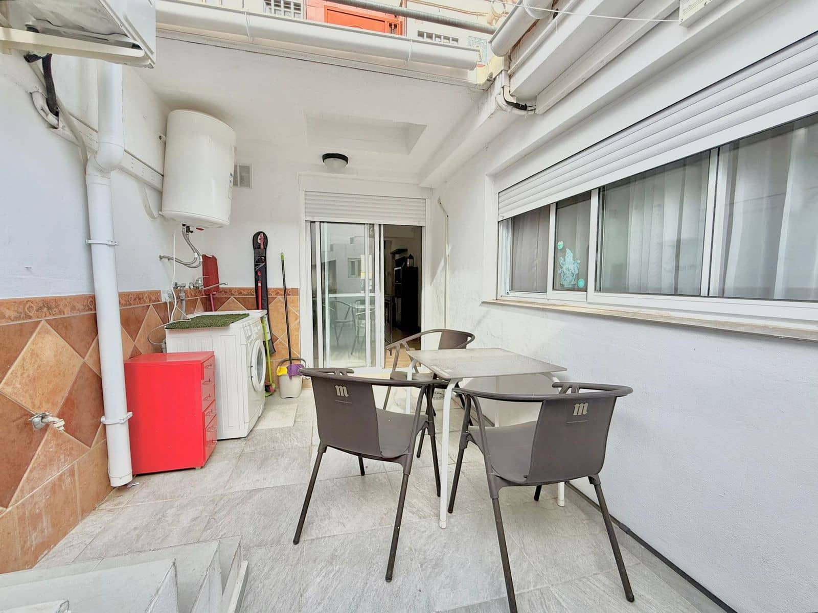 2 bedroom Apartment for sale in Fuengirola - € 299,000 (Ref: 9500683)