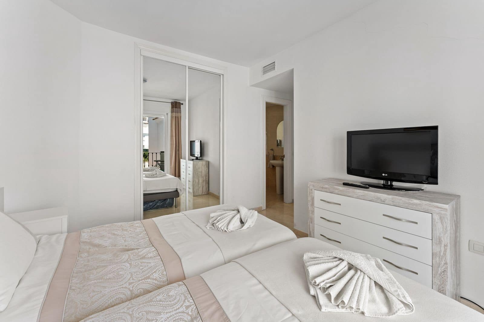 3 bedroom Apartment for sale in Mijas - € 300,000 (Ref: 9500706)