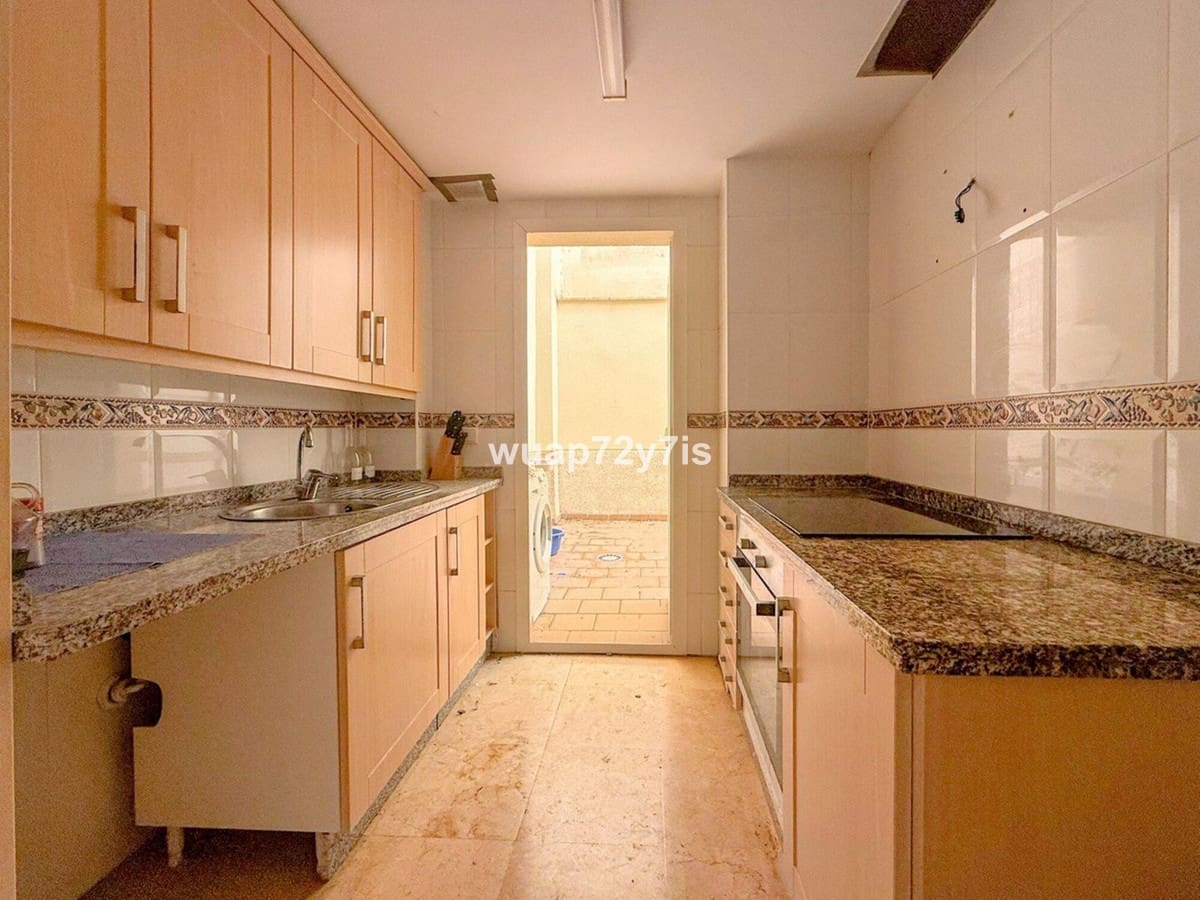 1 sypialnia Apartament na sprzedaż w Estepona z garażem - 275 000 € (Ref: 9504615)