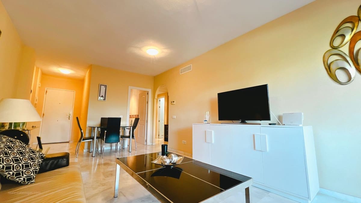 2 soveværelse Lejlighed til salg i La Reserva med swimmingpool garage - € 299.000 (Ref: 9504617)