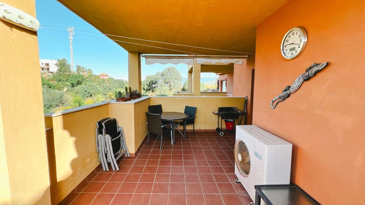 2 soveværelse Lejlighed til salg i La Reserva med swimmingpool garage - € 299.000 (Ref: 9504617)