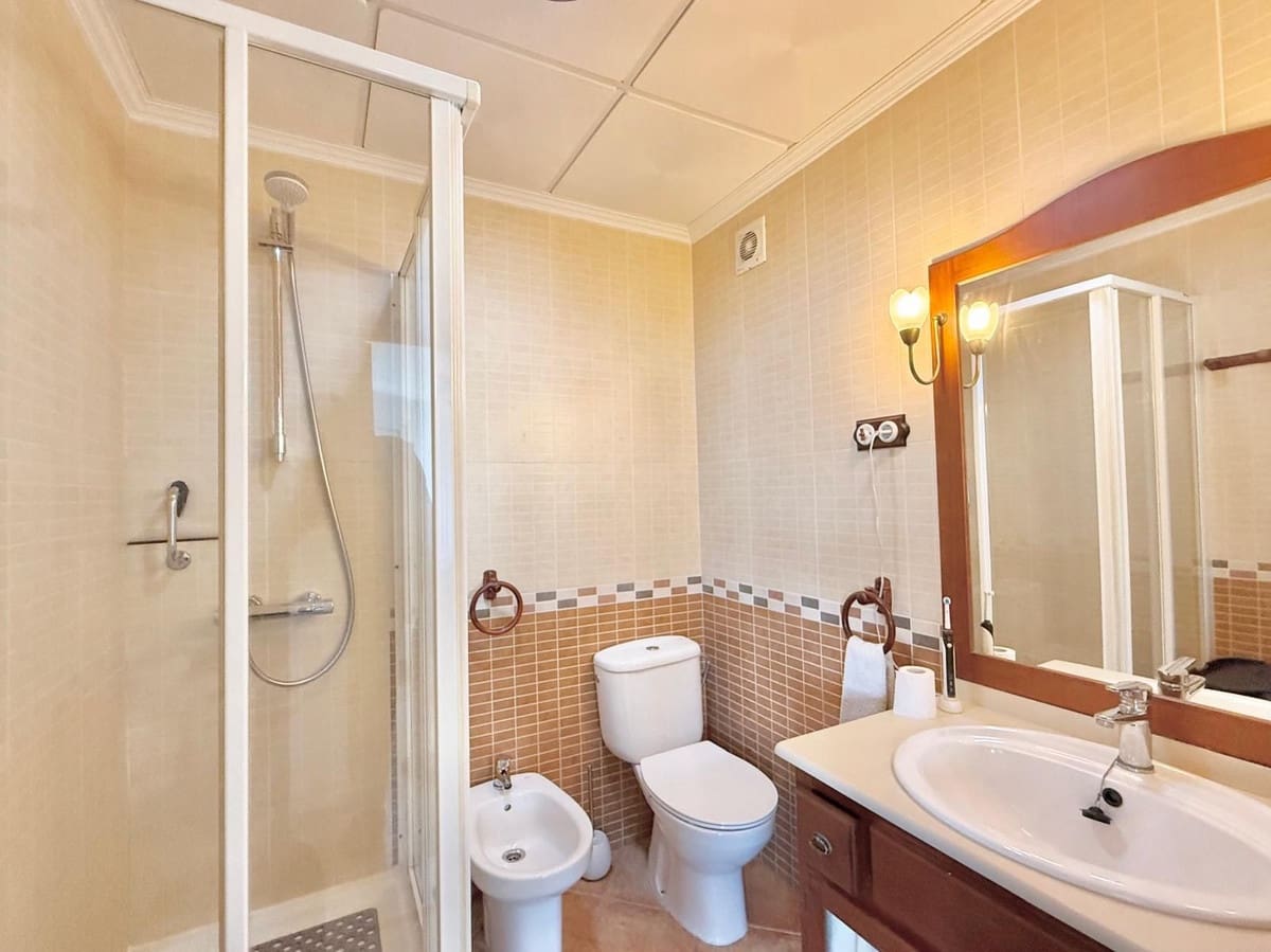 2 bedroom Apartment for sale in Fuengirola with pool - € 299,000 (Ref: 9504706)