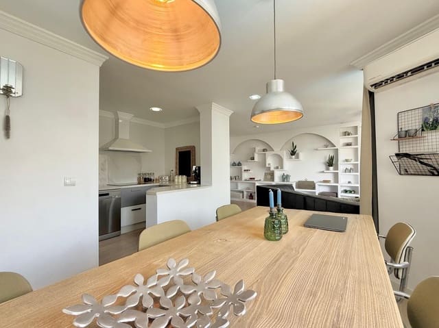 2 bedroom Apartment for sale in Torreblanca, Fuengirola with pool - € 299,000 (Ref: 9504706)