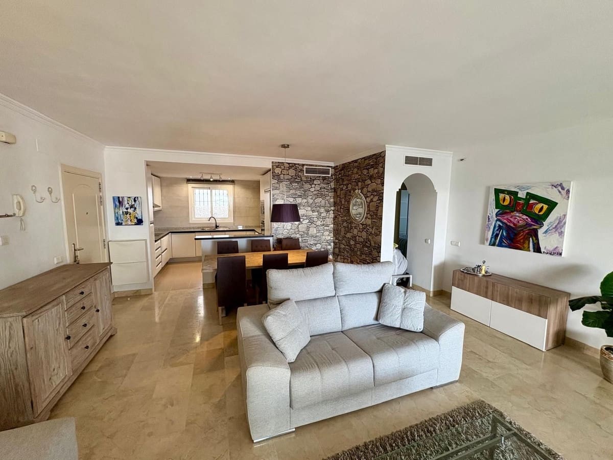 2 bedroom Apartment for sale in Calahonda with pool garage - € 429,000 (Ref: 9506183)