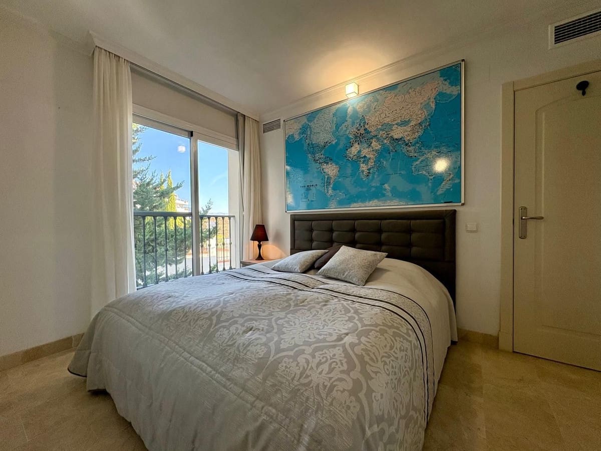 2 bedroom Apartment for sale in Calahonda with pool garage - € 429,000 (Ref: 9506183)