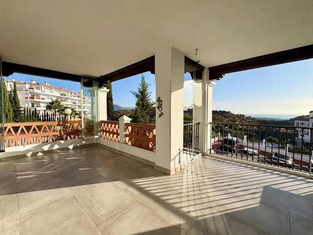 2 bedroom Apartment for sale in Calahonda, Mijas with pool garage - € 429,000 (Ref: 9506183)