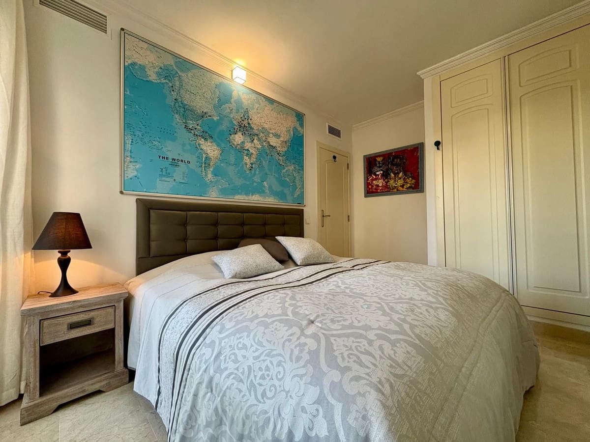 2 bedroom Apartment for sale in Calahonda with pool garage - € 429,000 (Ref: 9506183)