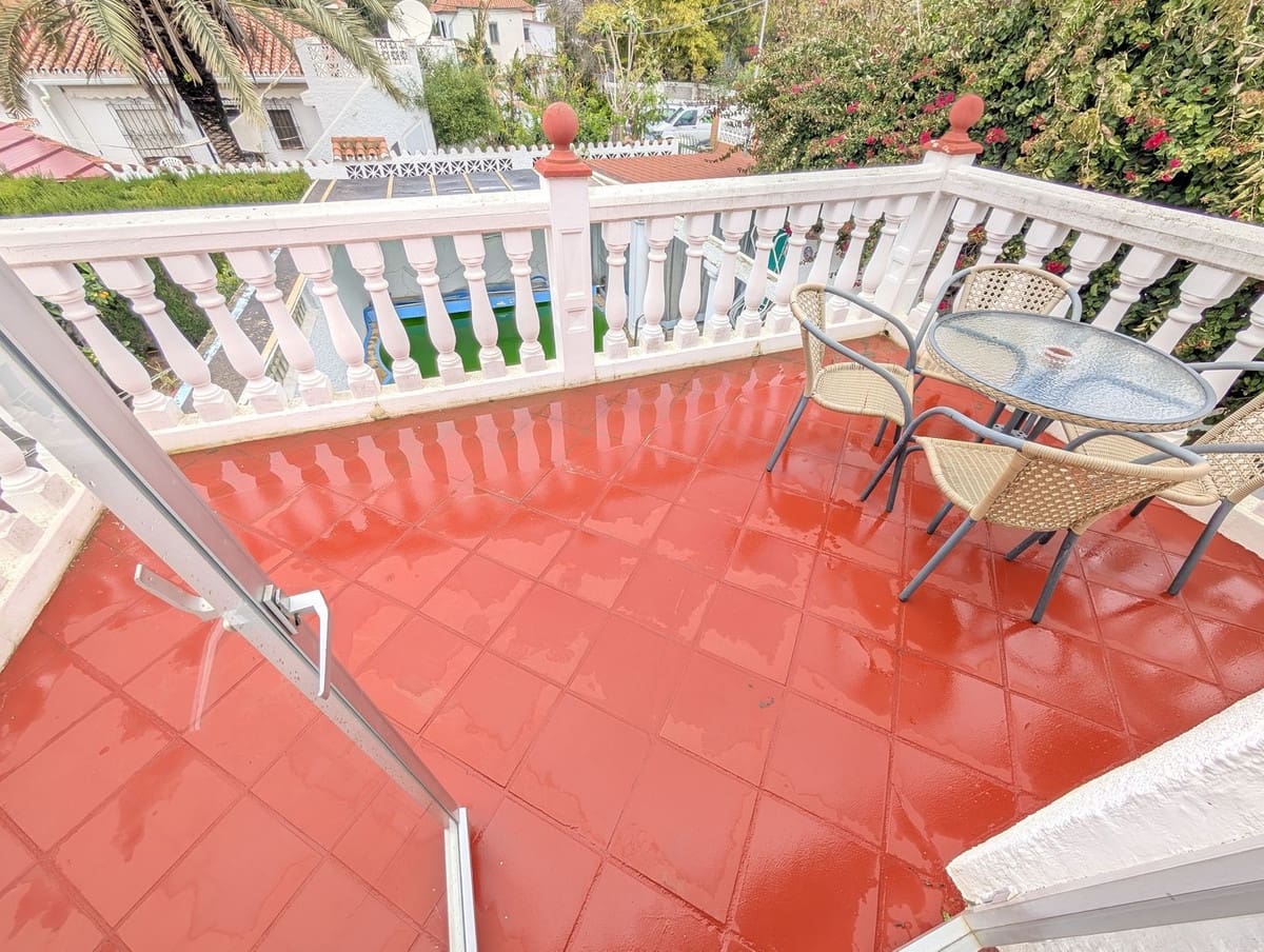 3 soveværelse Semi-Rækkehus til salg i El Rosario med swimmingpool - € 565.000 (Ref: 9506212)