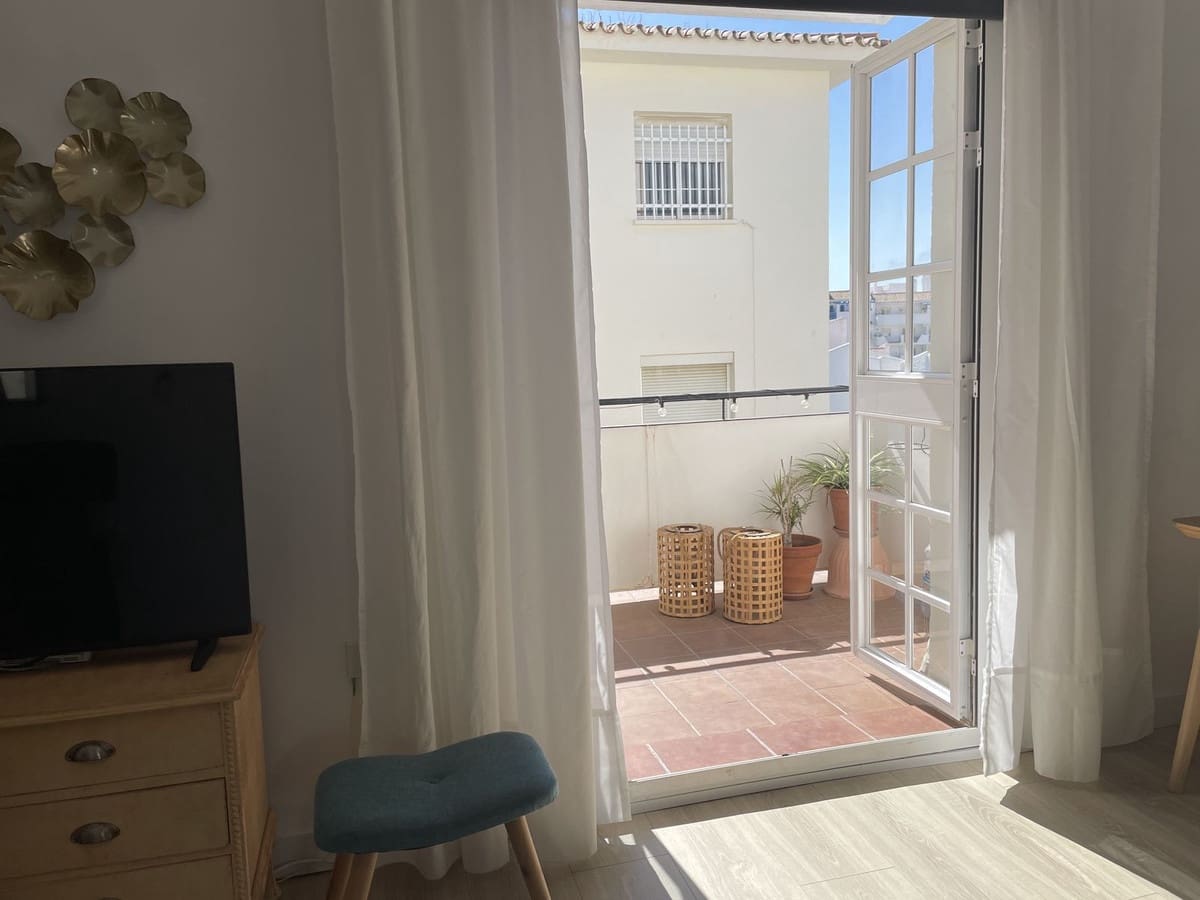2 slaapkamer Appartement te koop in Estepona - € 298.000 (Ref: 9506285)