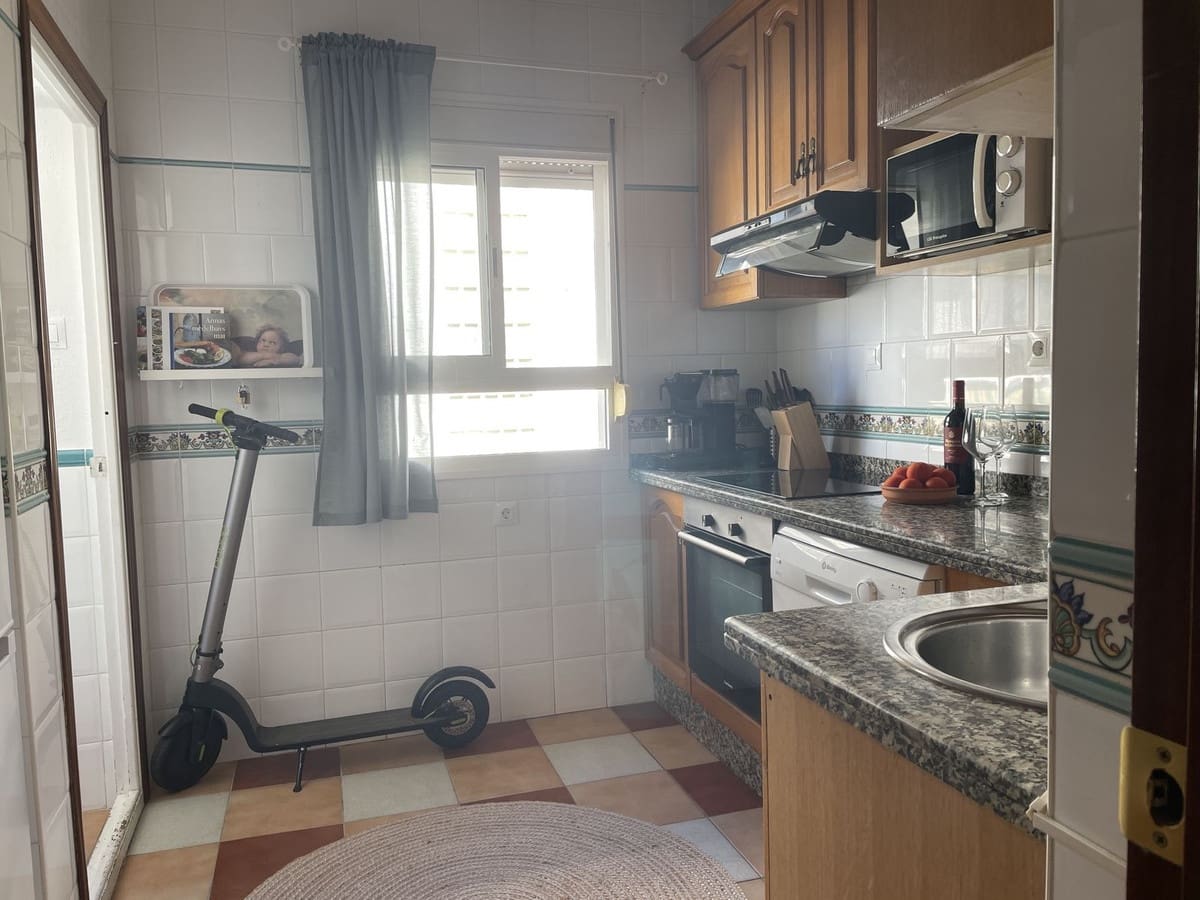 2 slaapkamer Appartement te koop in Estepona - € 298.000 (Ref: 9506285)