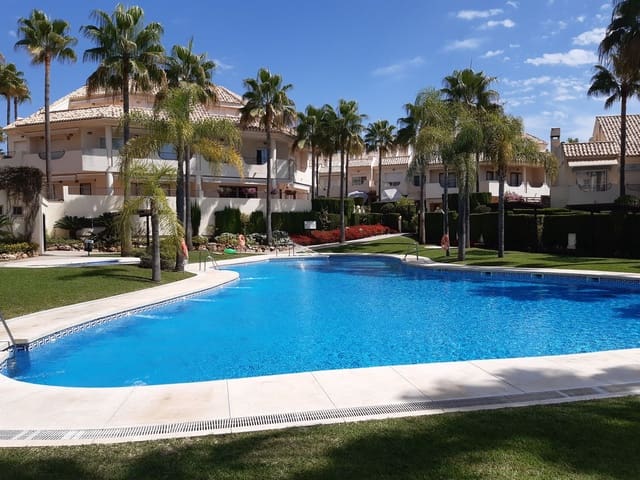 3 soverom Hus til salgs i Las Chapas - El Rosario, Marbella med svømmebasseng - € 850 000 (Ref: 9506321)