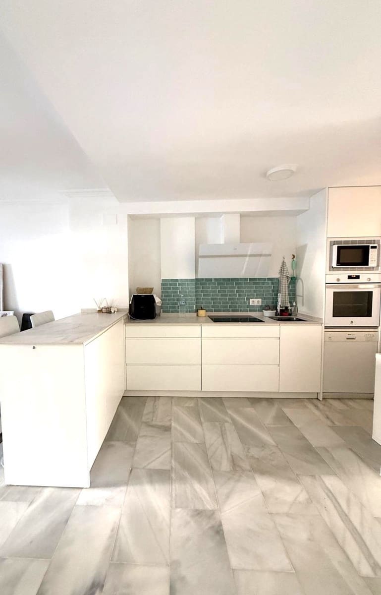 3 Zimmer Apartment zu verkaufen in Bahia de Casares mit Pool Garage - 306.500 € (Ref: 9506346)