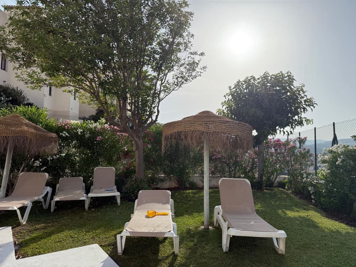 3 Zimmer Apartment zu verkaufen in Bahia de Casares mit Pool Garage - 306.500 € (Ref: 9506346)