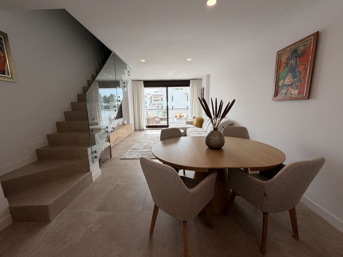 3 sovrum Takvåning till salu i Estepona med pool garage - 899 000 € (Ref: 9506375)