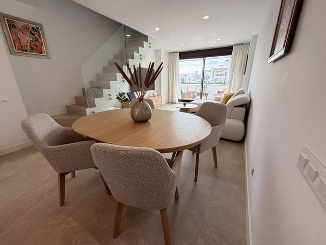 3 sovrum Takvåning till salu i Estepona med pool garage - 899 000 € (Ref: 9506375)