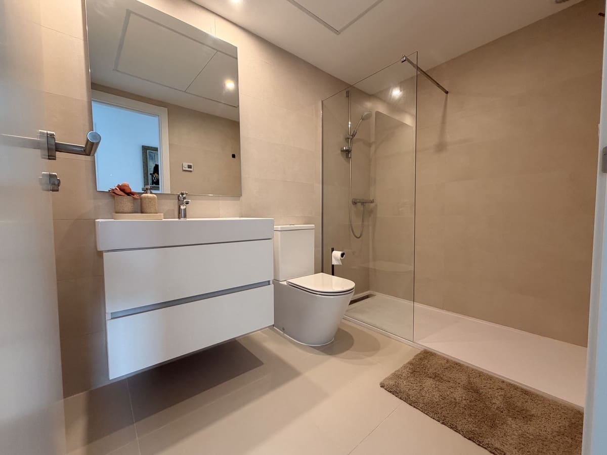 3 sovrum Takvåning till salu i Estepona med pool garage - 899 000 € (Ref: 9506375)