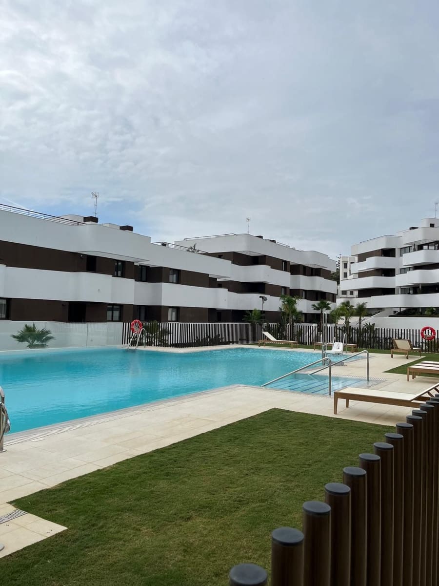 3 sovrum Takvåning till salu i Estepona med pool garage - 899 000 € (Ref: 9506375)