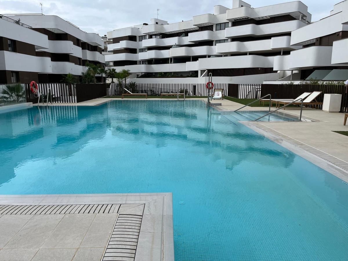 3 sovrum Takvåning till salu i Estepona med pool garage - 899 000 € (Ref: 9506375)