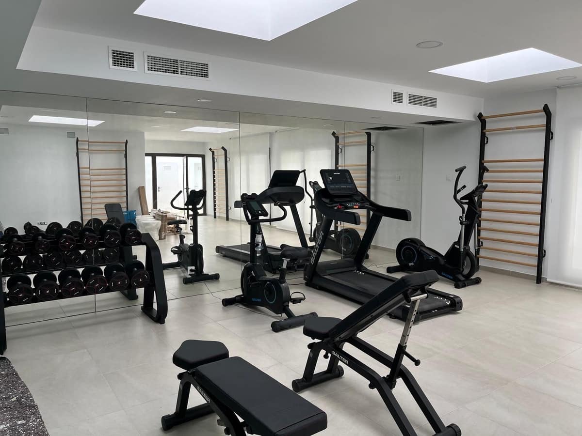 3 sovrum Takvåning till salu i Estepona med pool garage - 899 000 € (Ref: 9506375)