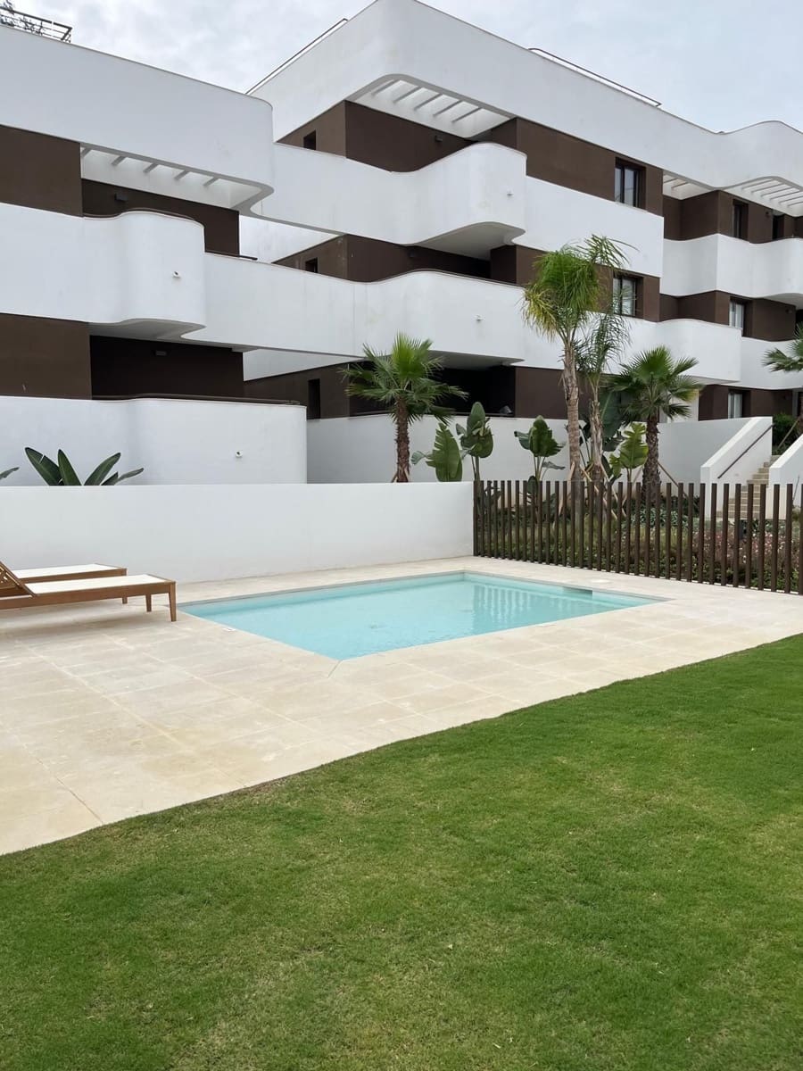 3 sovrum Takvåning till salu i Estepona med pool garage - 899 000 € (Ref: 9506375)