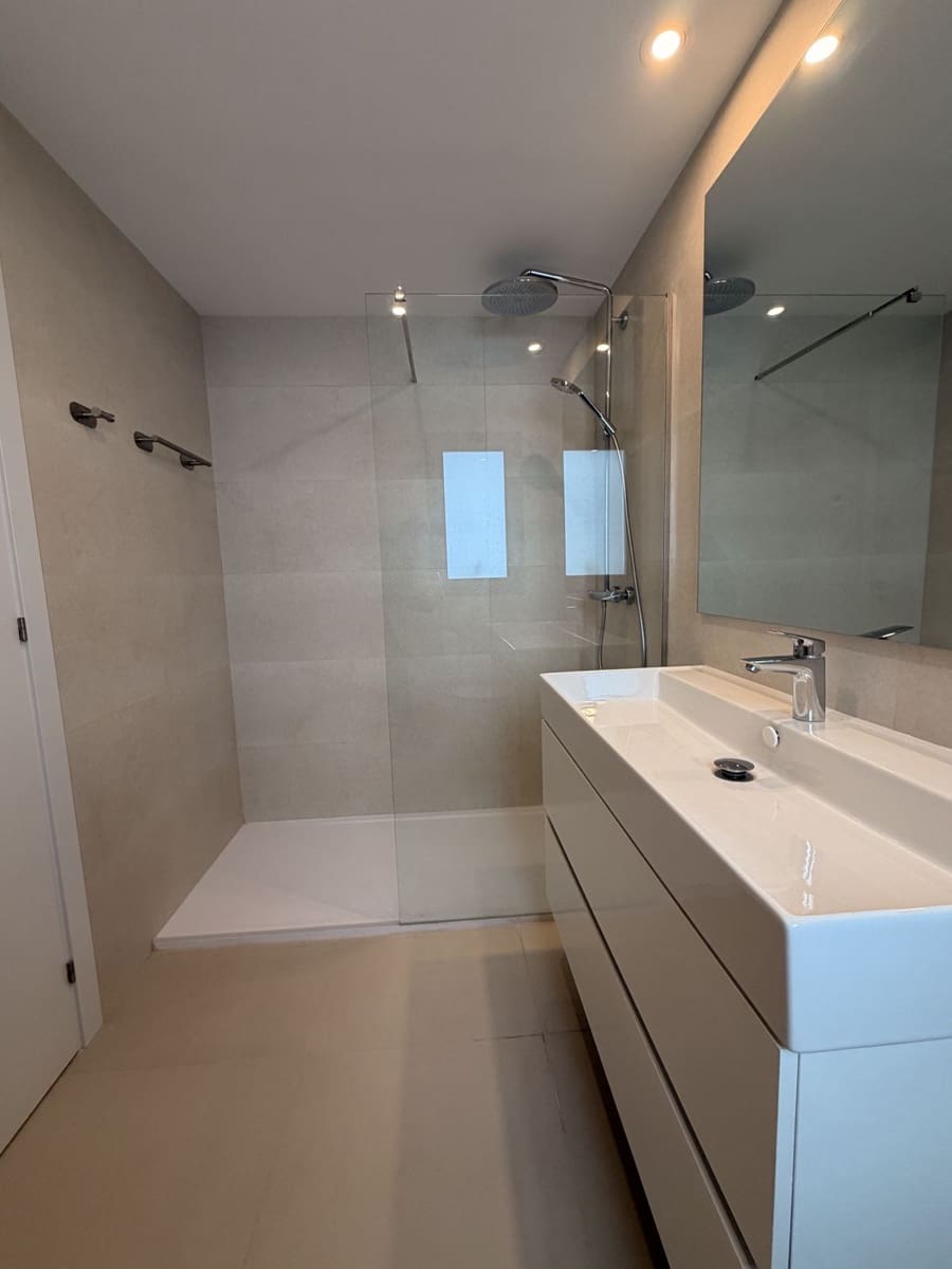 3 sovrum Takvåning till salu i Estepona med pool garage - 899 000 € (Ref: 9506375)