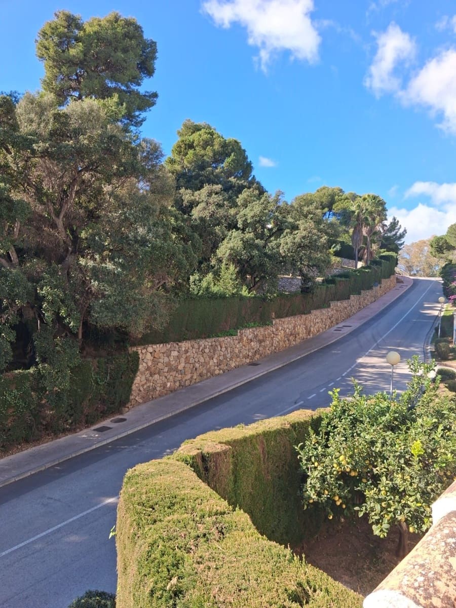 4 bedroom Villa for sale in Calahonda with pool garage - € 950,000 (Ref: 9506394)