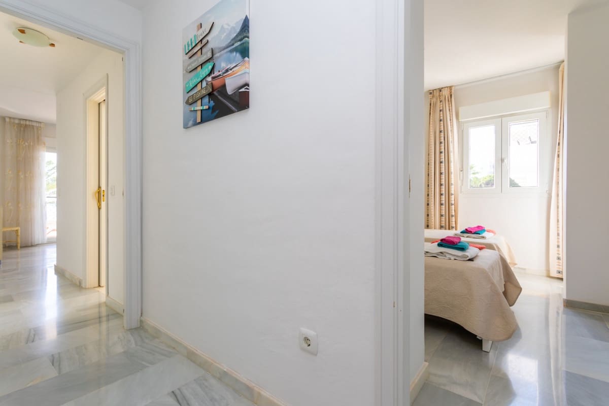 3 quarto Apartamento para venda em Calahonda com piscina garagem - 999 990 € (Ref: 9506457)