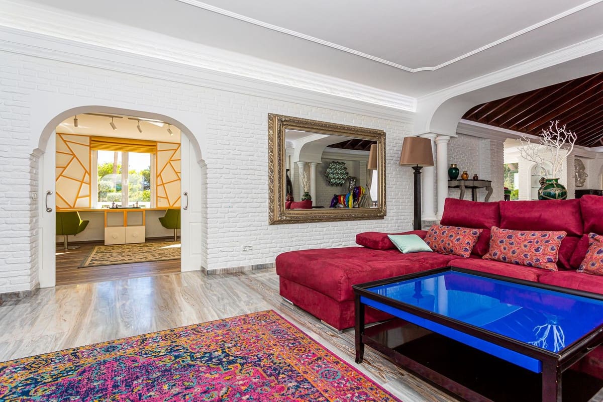 8 bedroom Villa for sale in Benalmadena with pool garage - € 8,000,000 (Ref: 9506532)