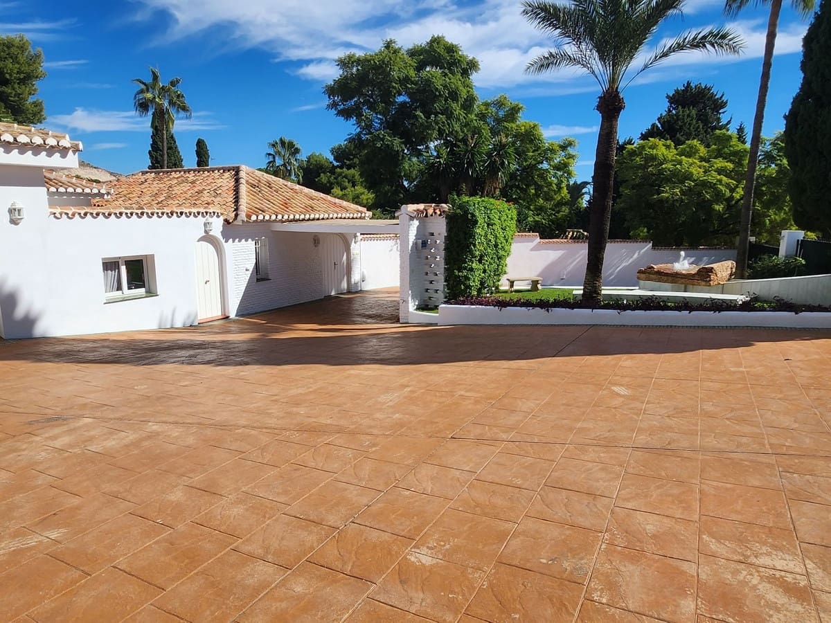 8 bedroom Villa for sale in Benalmadena with pool garage - € 8,000,000 (Ref: 9506532)