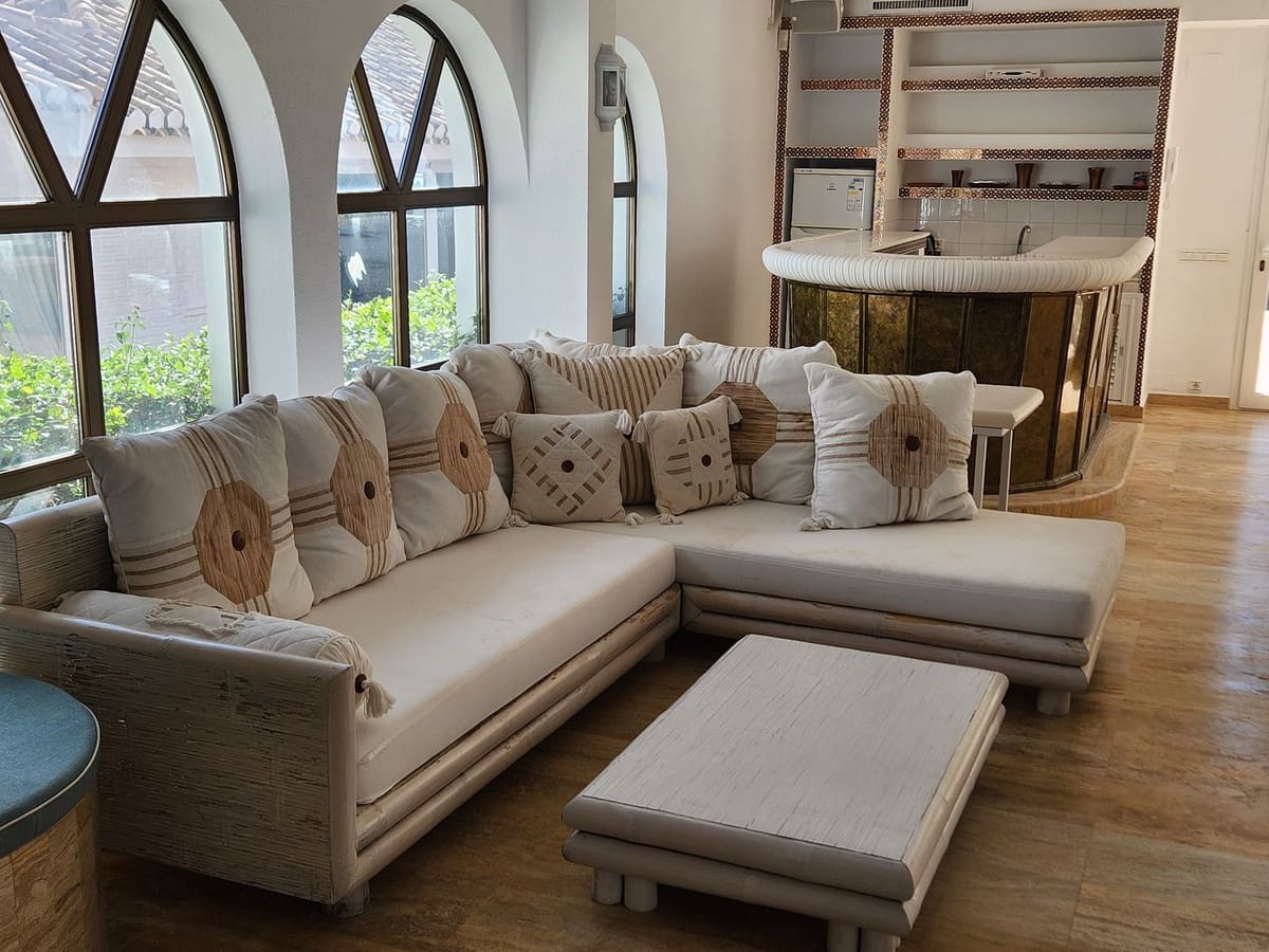 8 bedroom Villa for sale in Benalmadena with pool garage - € 8,000,000 (Ref: 9506532)