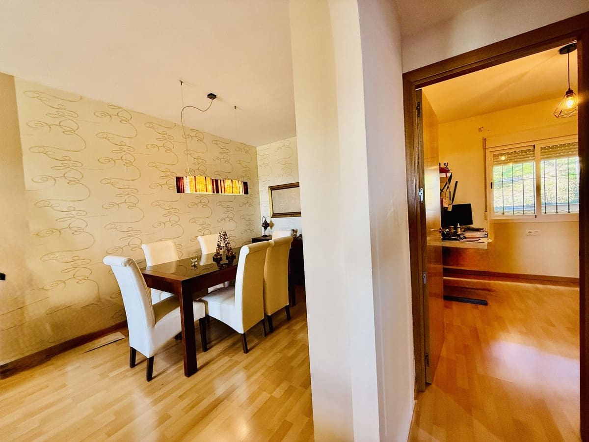 2 bedroom Apartment for sale in Benalmadena with pool garage - € 320,000 (Ref: 9506536)