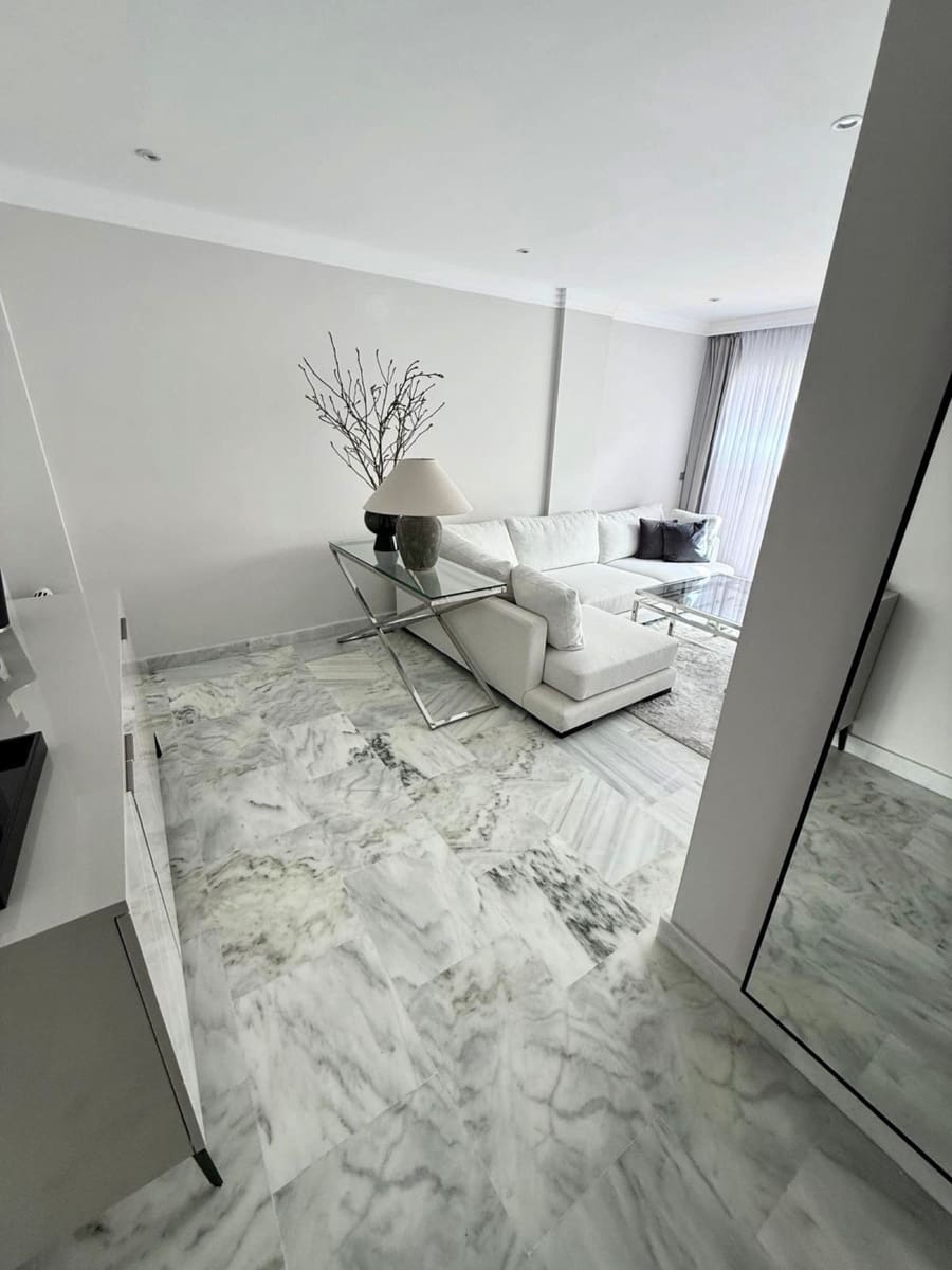 1 sypialnia Apartament na sprzedaż w Benahavis z basenem garażem - 310 000 € (Ref: 9506545)