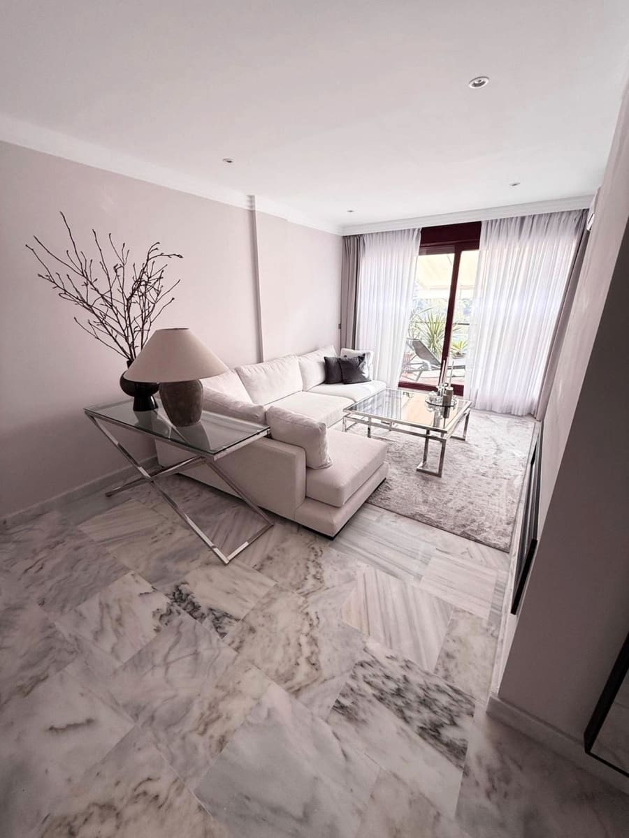 1 sypialnia Apartament na sprzedaż w Benahavis z basenem garażem - 310 000 € (Ref: 9506545)