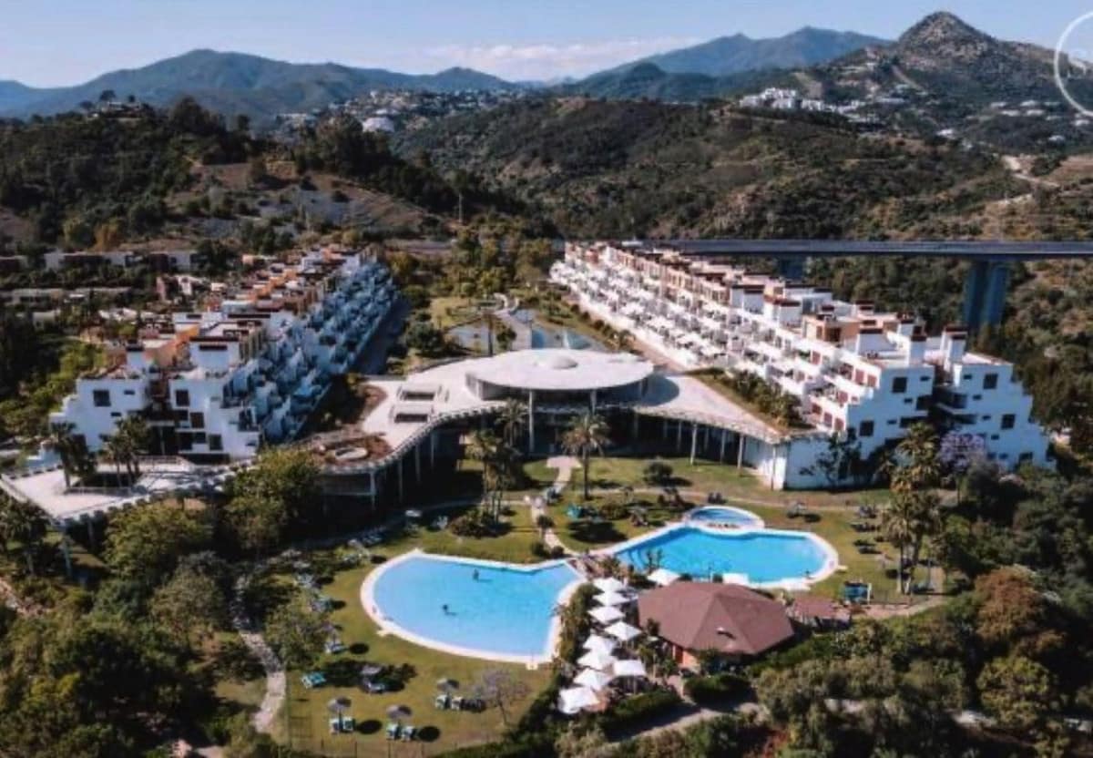 1 sypialnia Apartament na sprzedaż w Benahavis z basenem garażem - 310 000 € (Ref: 9506545)