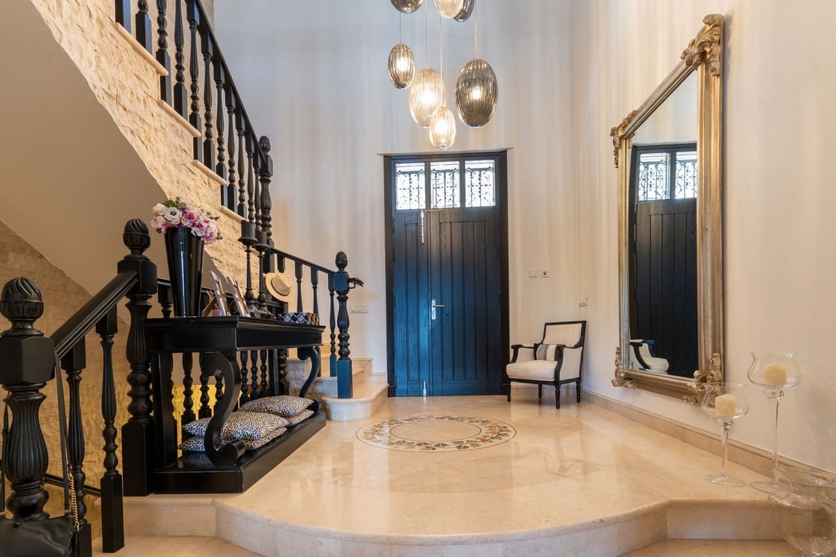 5 bedroom Villa for sale in La Cala de Mijas with pool - € 3,650,000 (Ref: 9506589)