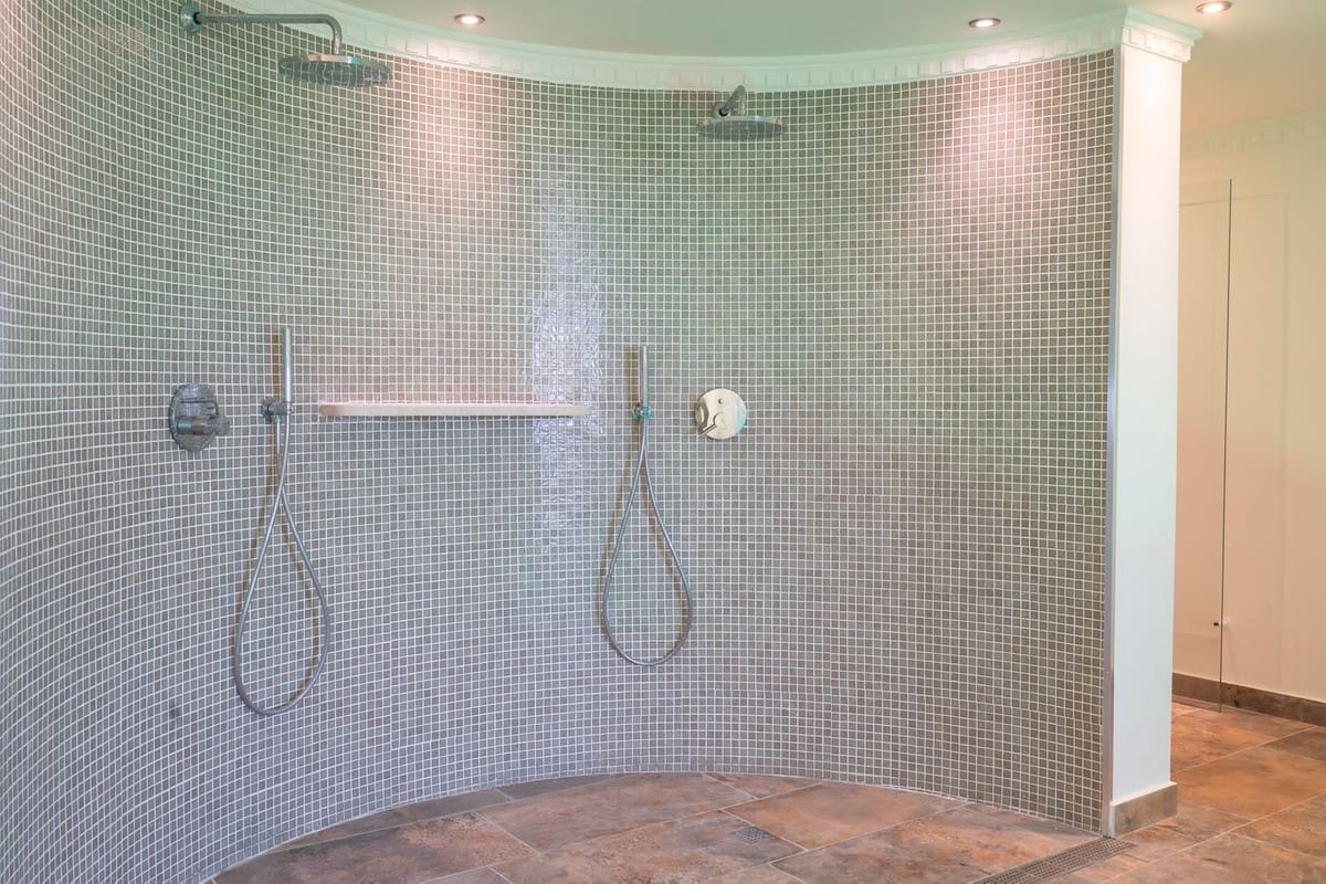 5 bedroom Villa for sale in La Cala de Mijas with pool - € 3,650,000 (Ref: 9506589)