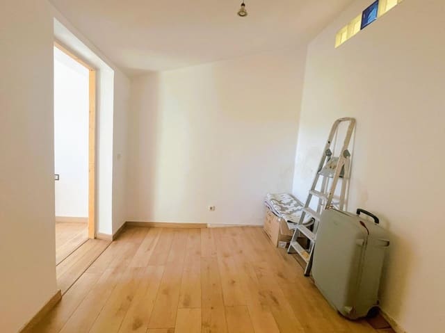 3 bedroom Semi-detached Villa for sale in Estepona with pool - € 320,000 (Ref: 9506603)